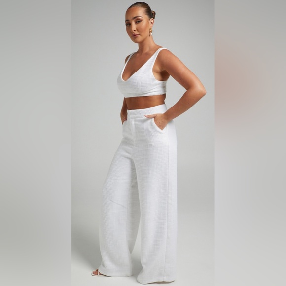 π Two piece wide leg set - Picture 3 of 8